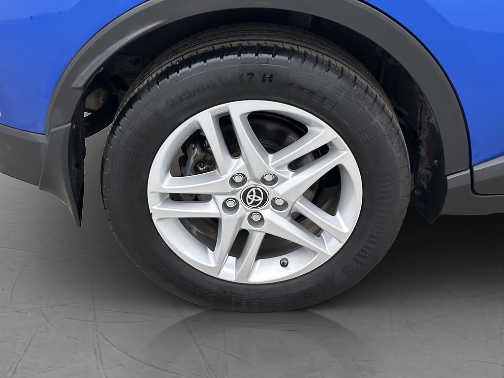 Vehicle Image 25