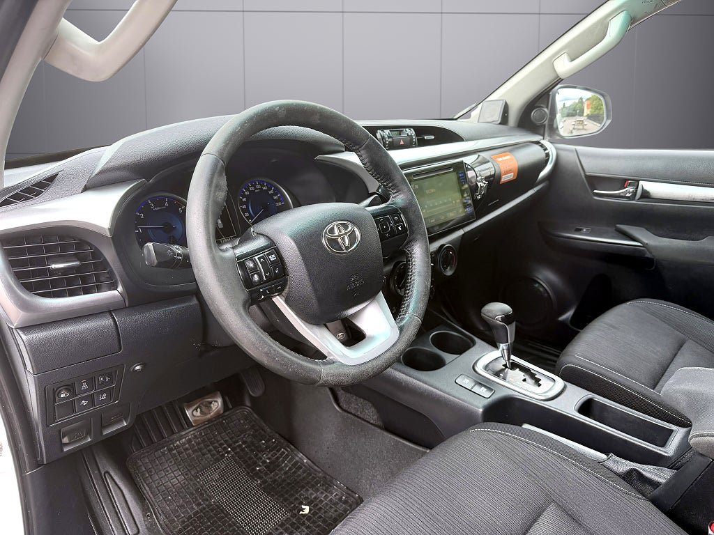 Vehicle Image 11