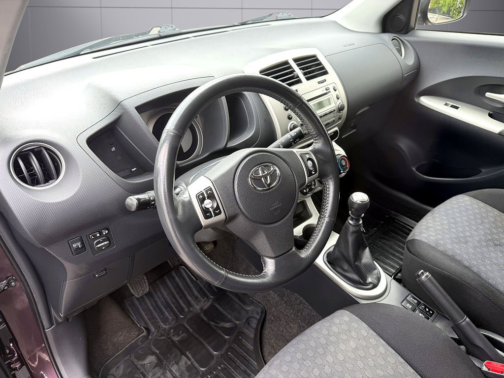 Vehicle Image 11