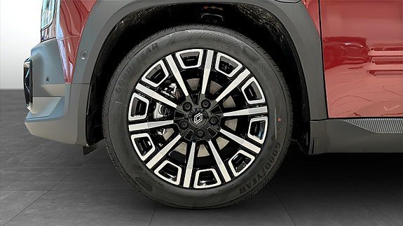 Vehicle Image 9