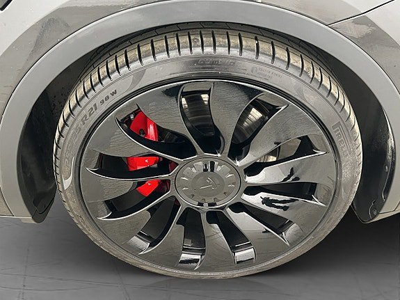 Vehicle Image 32