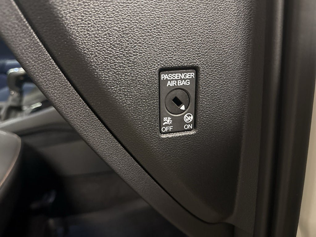 Vehicle Image 23