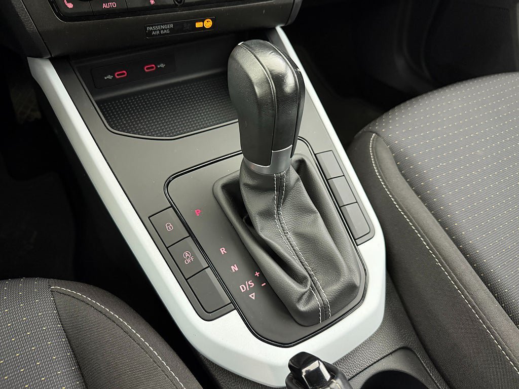 Vehicle Image 18