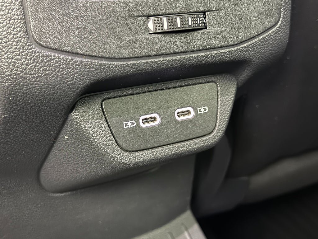 Vehicle Image 26