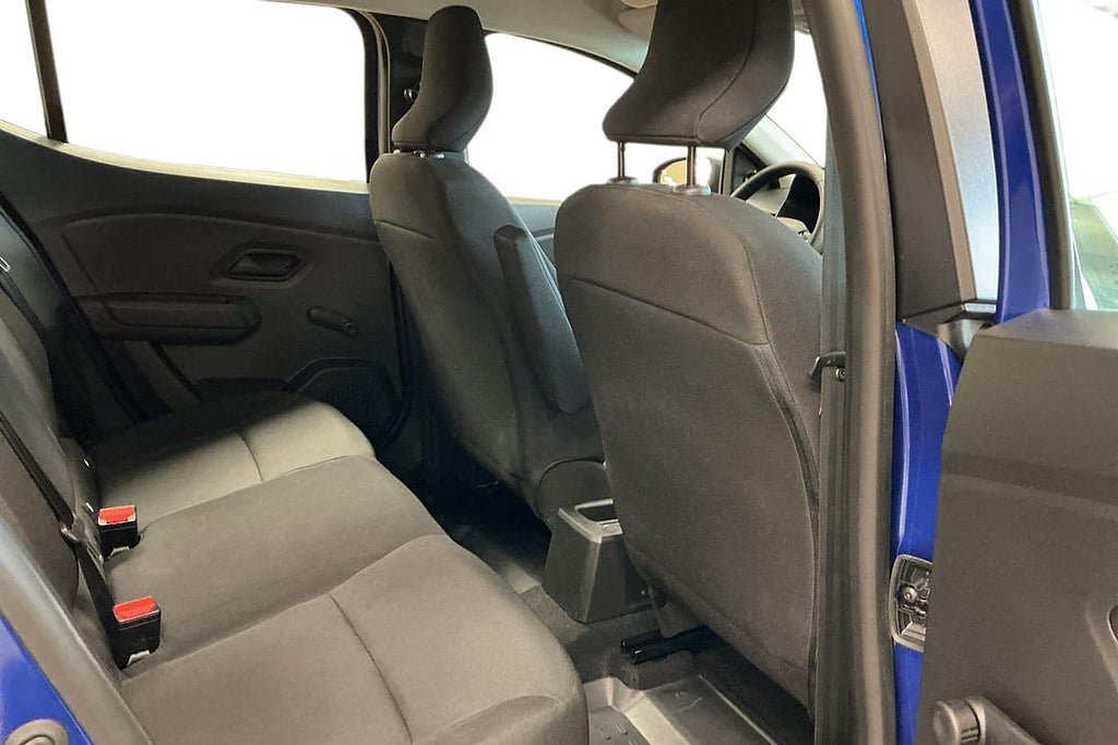 Vehicle Image 16