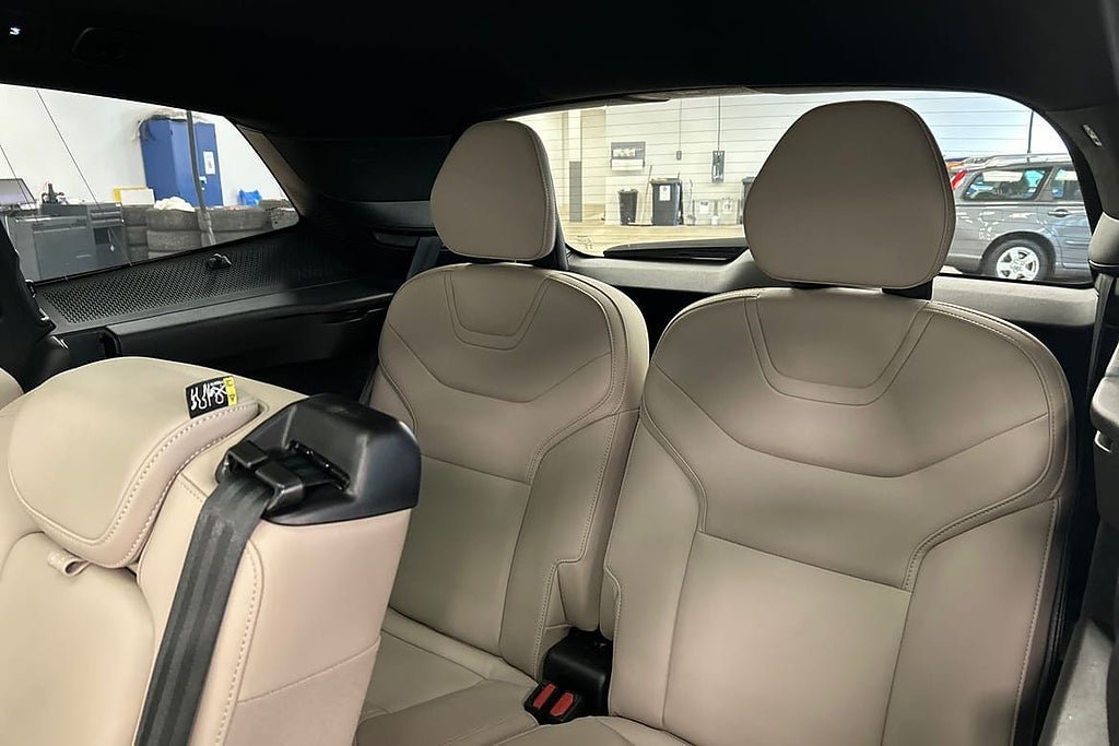 Vehicle Image 22