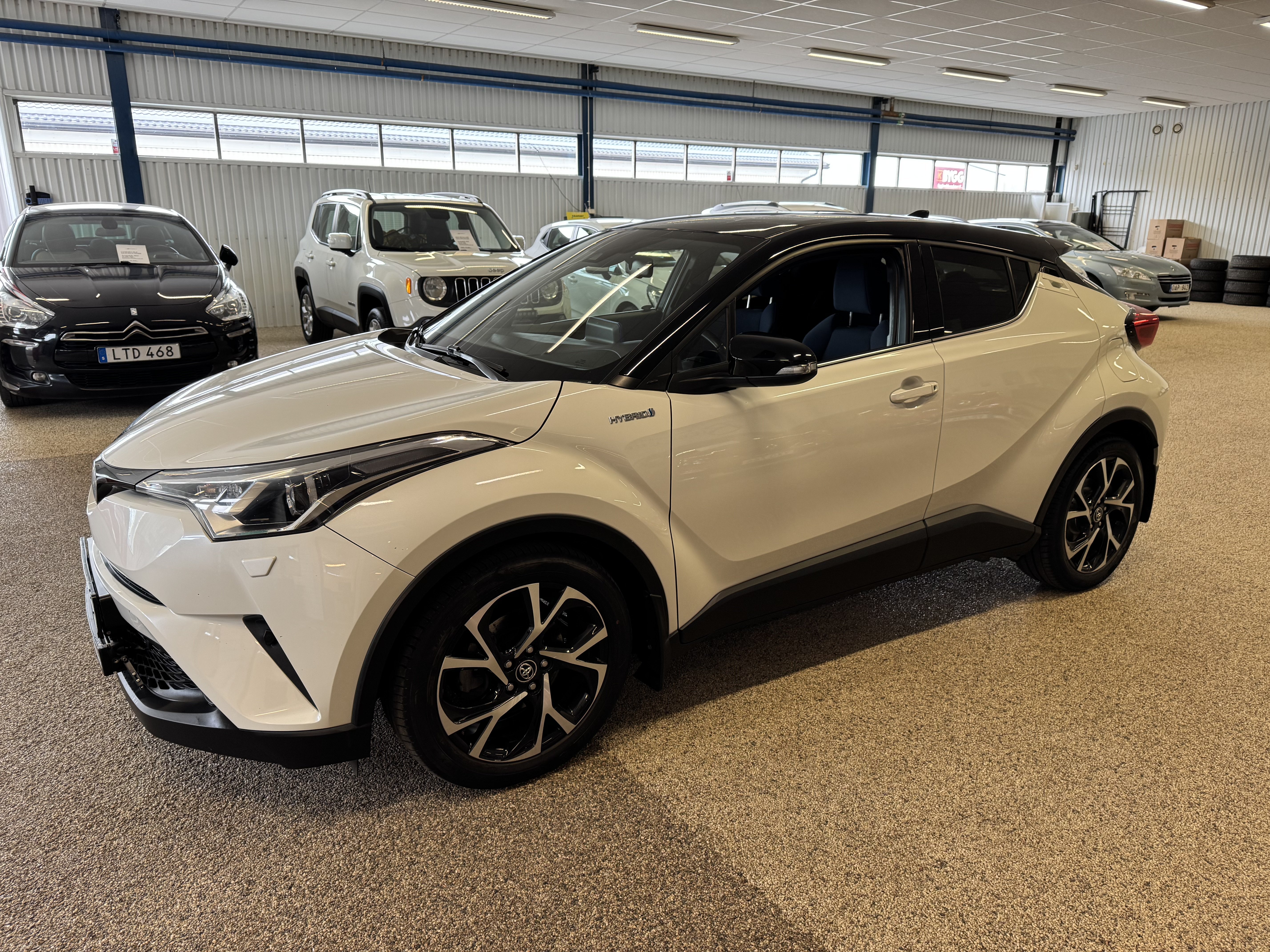 Vehicle Image 7