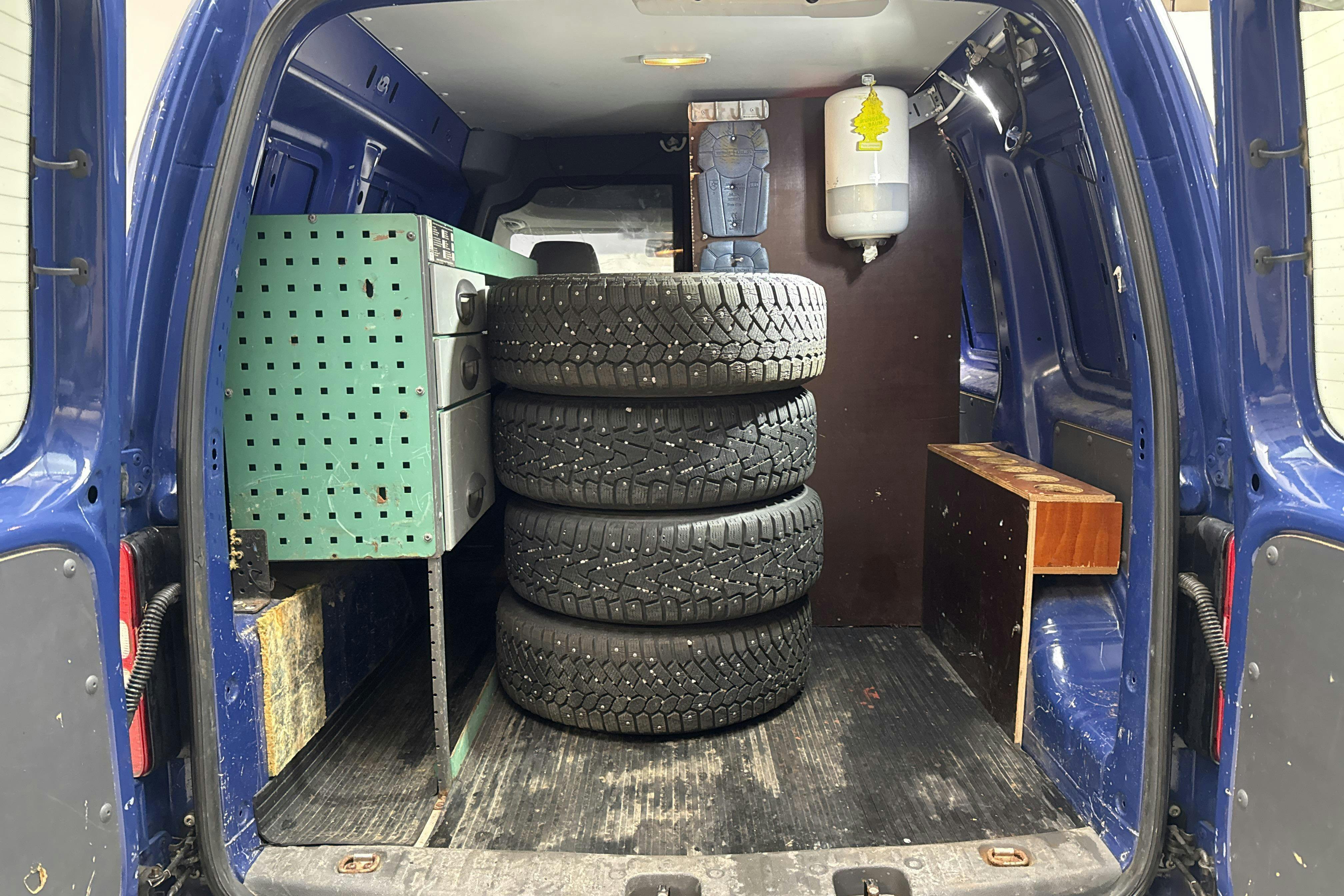 Vehicle Image 8