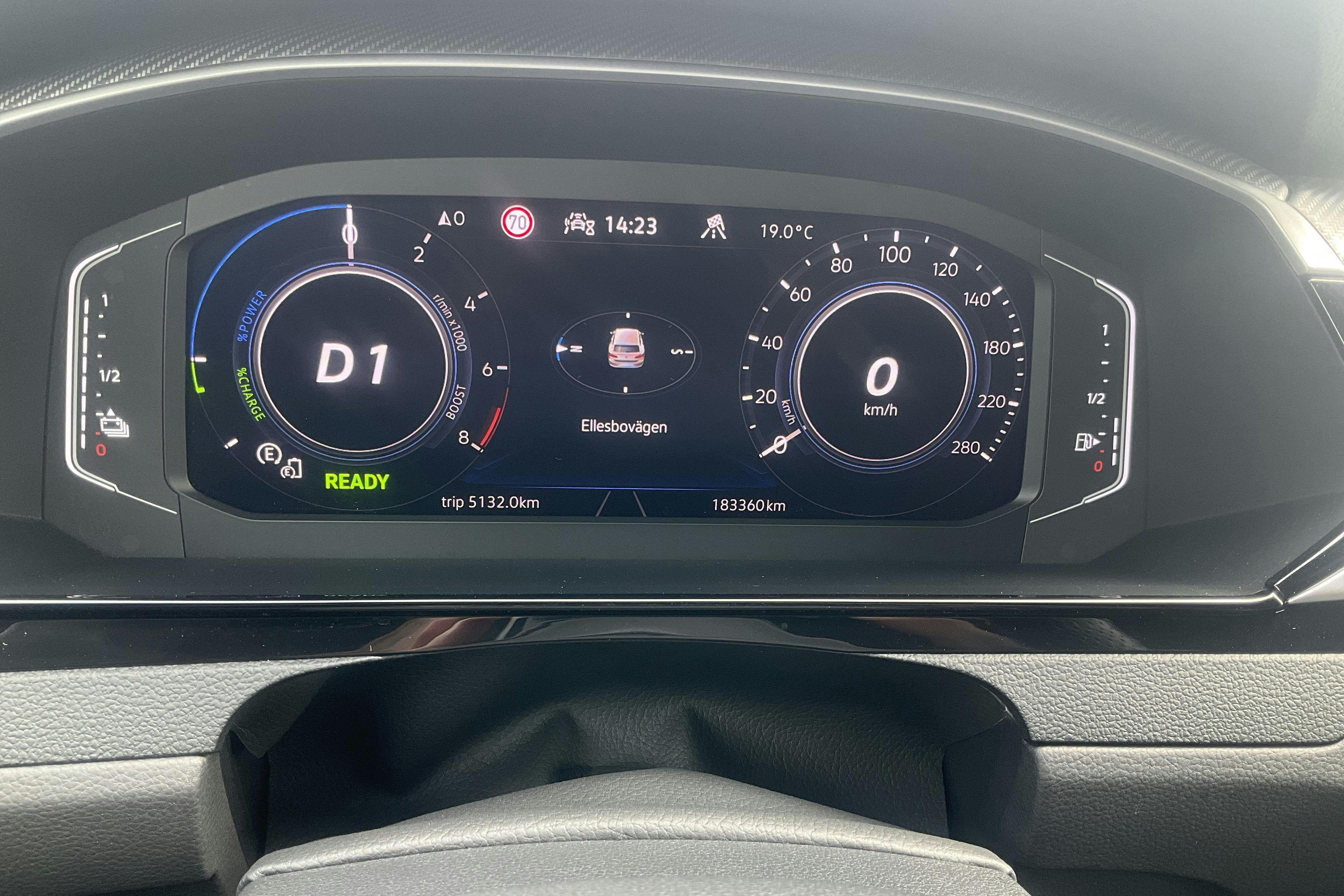 Vehicle Image 10