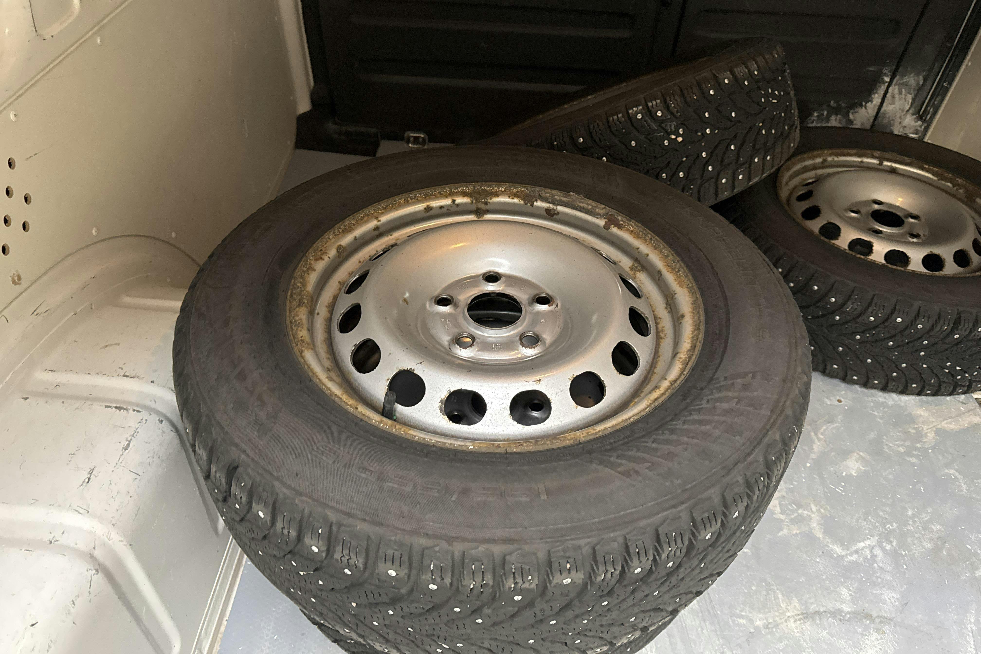 Vehicle Image 10