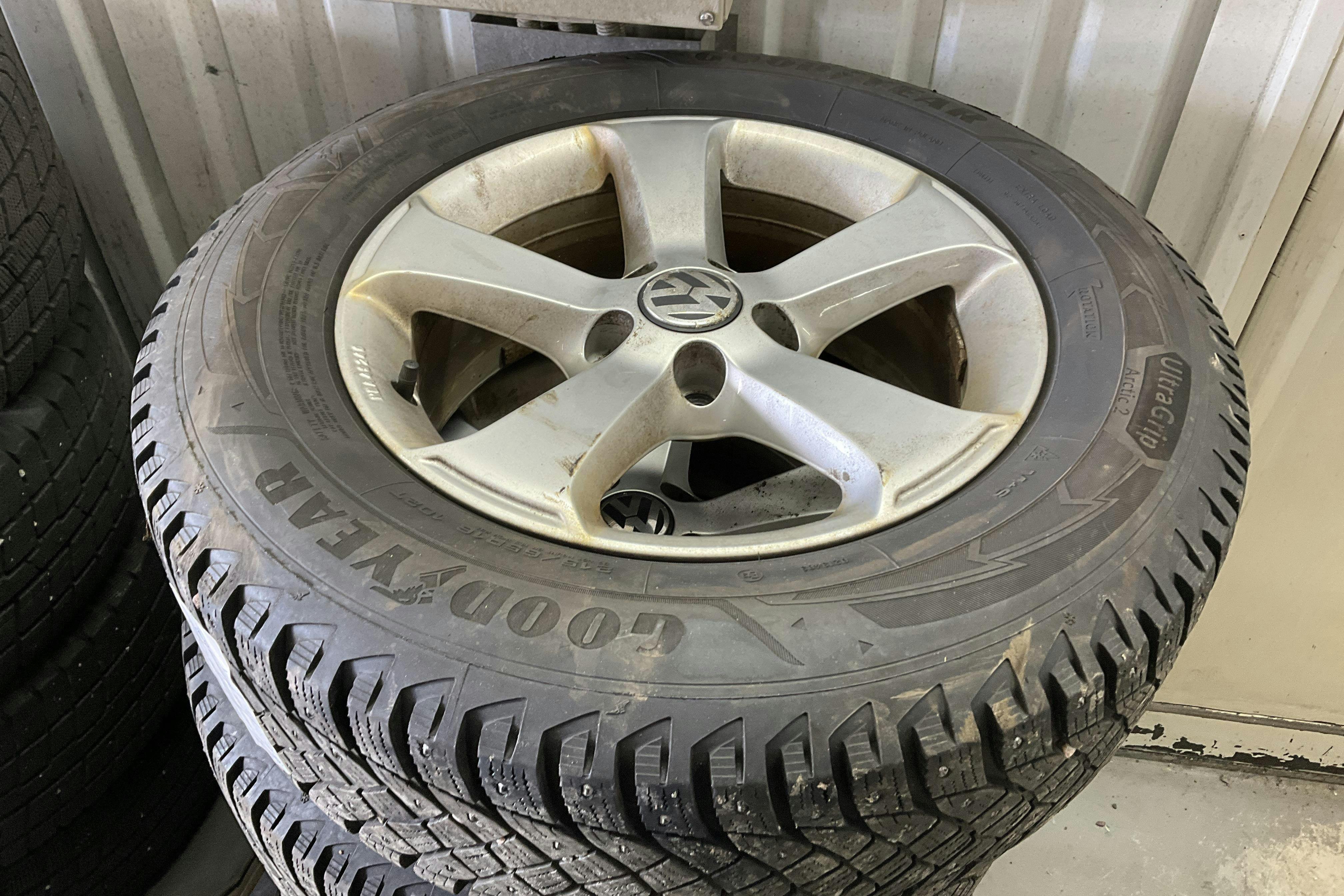 Vehicle Image 12