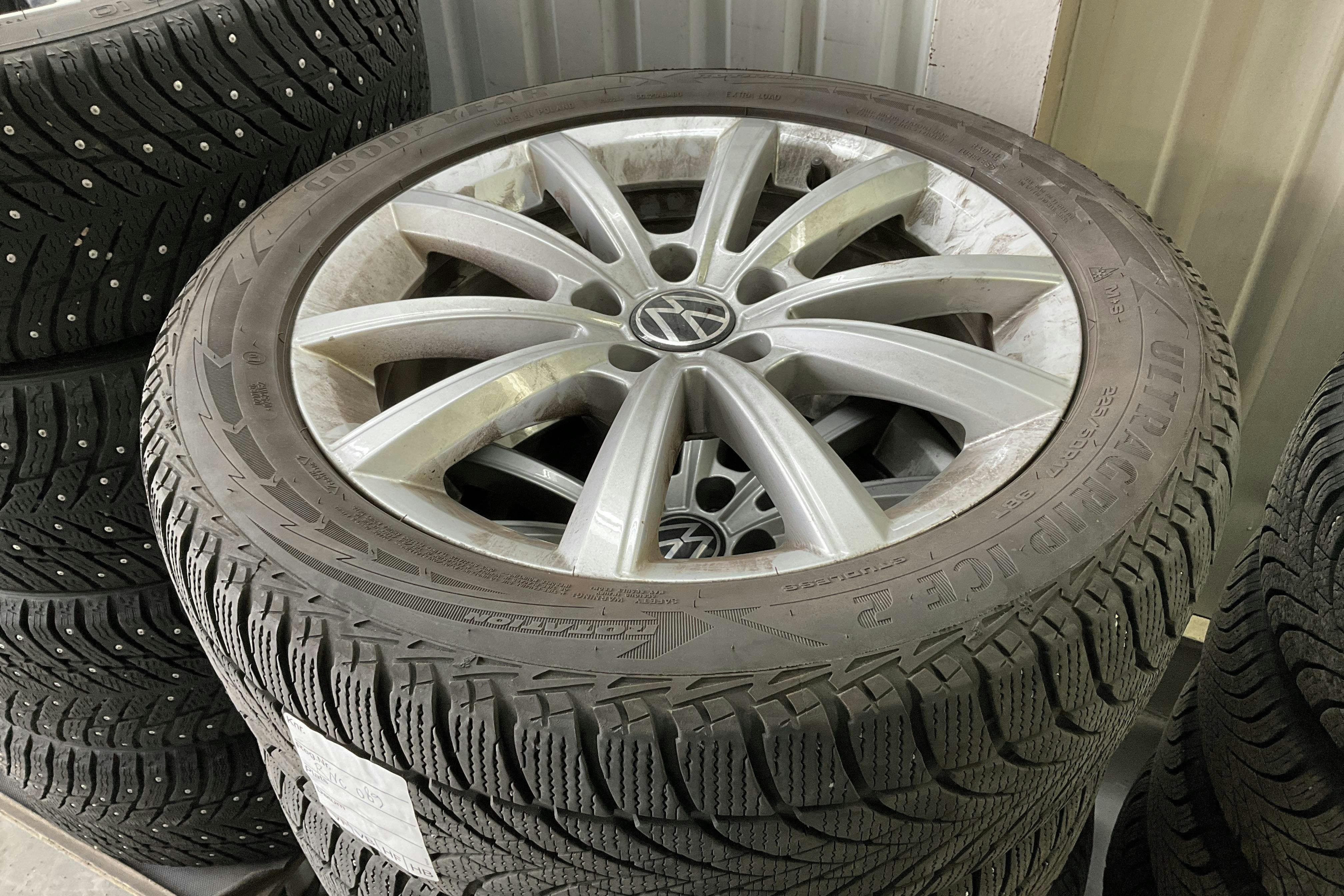Vehicle Image 11