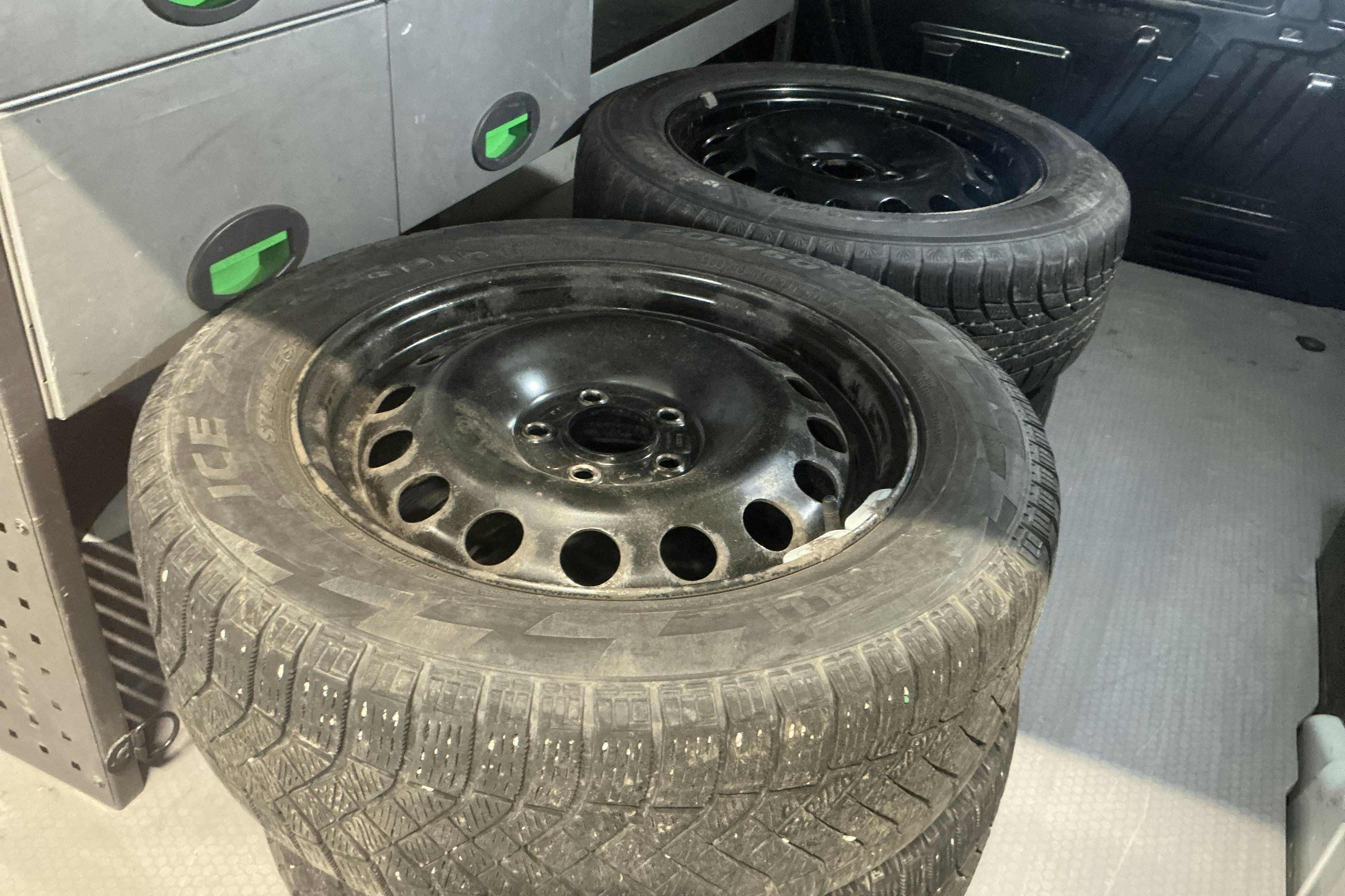 Vehicle Image 11