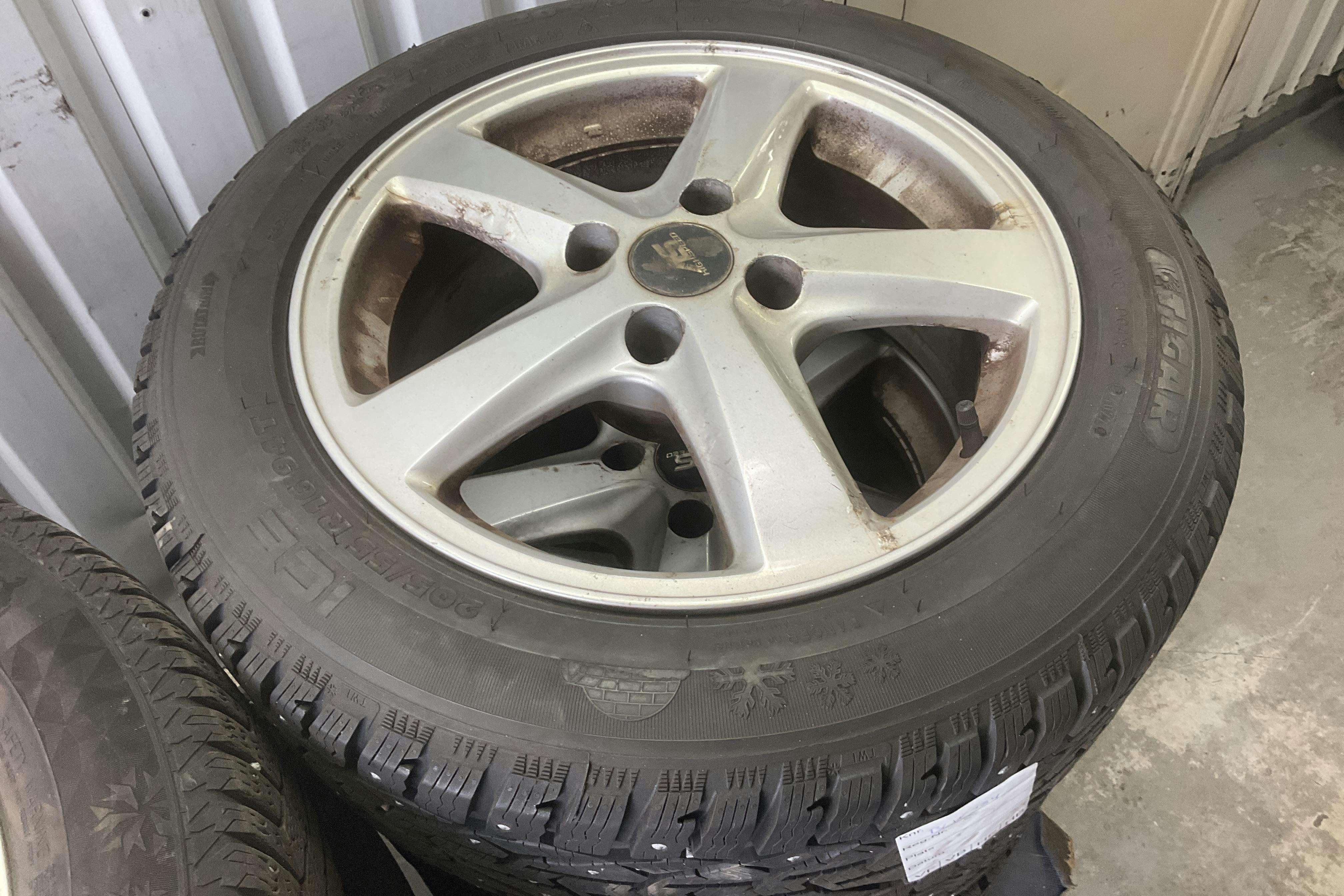 Vehicle Image 11