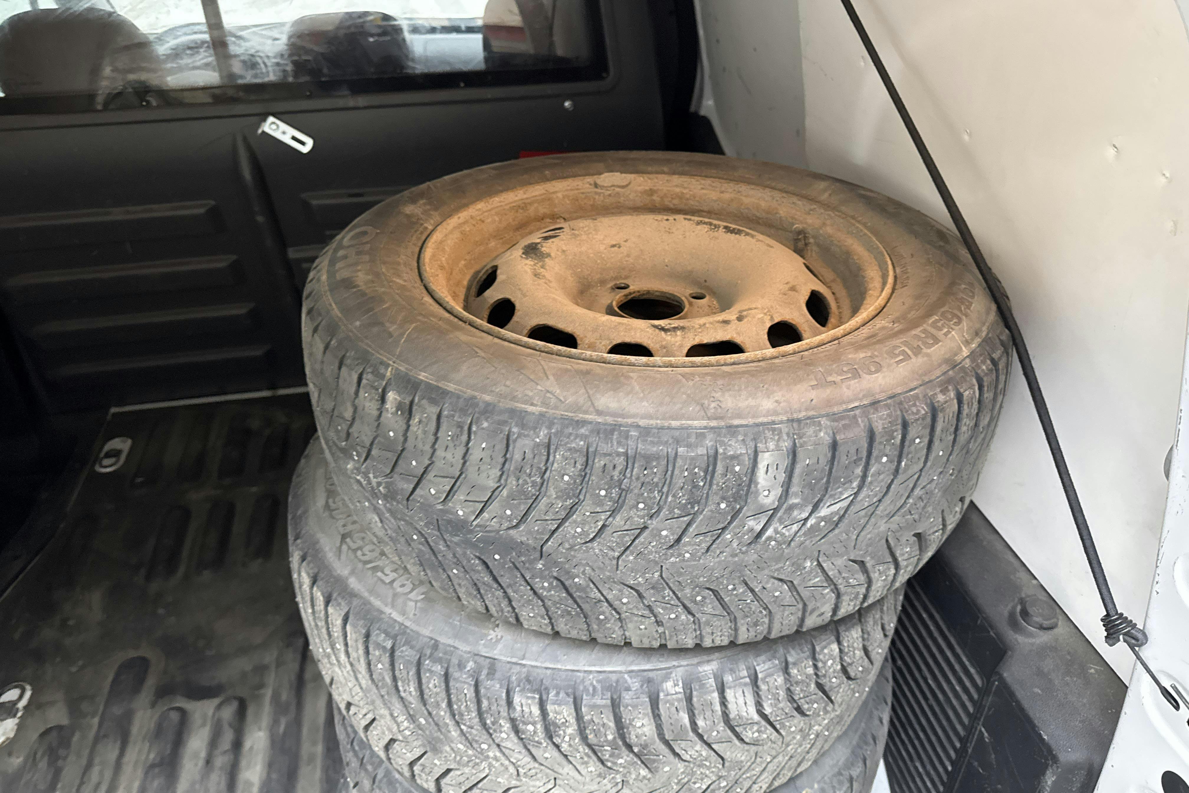 Vehicle Image 10