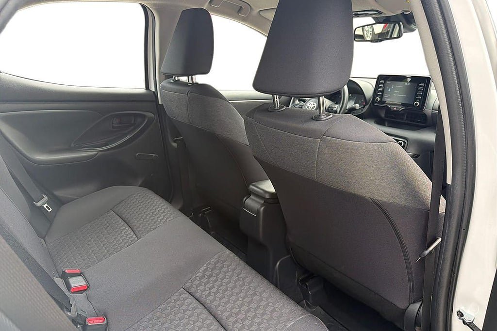Vehicle Image 9
