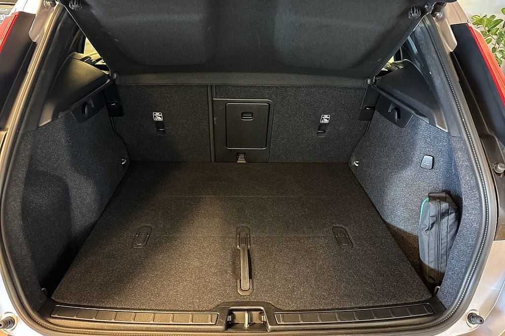 Vehicle Image 23
