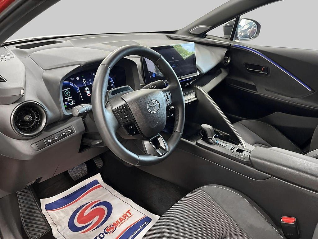 Vehicle Image 13
