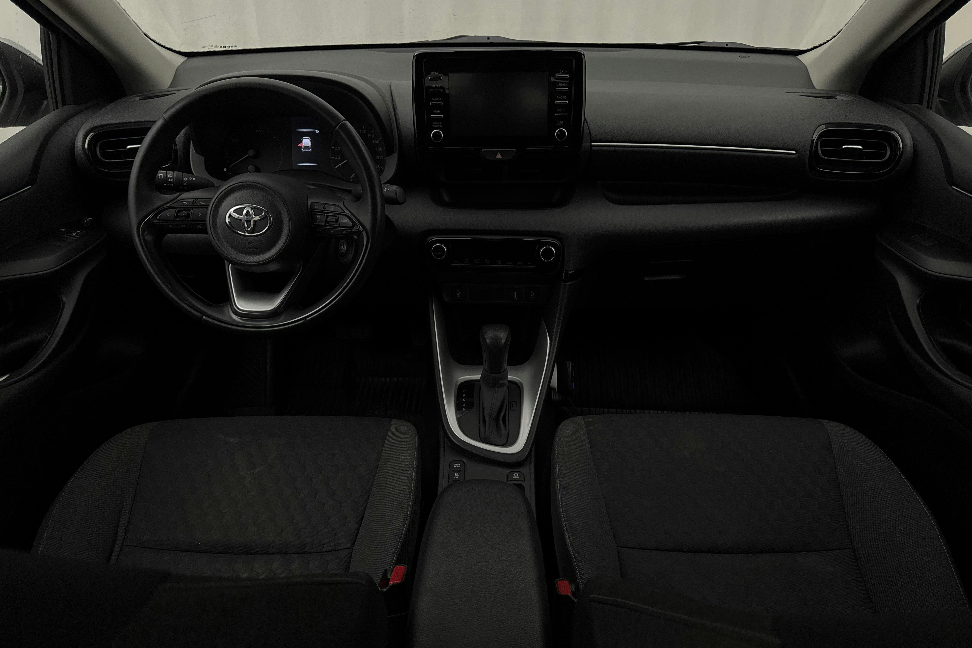Vehicle Image 6