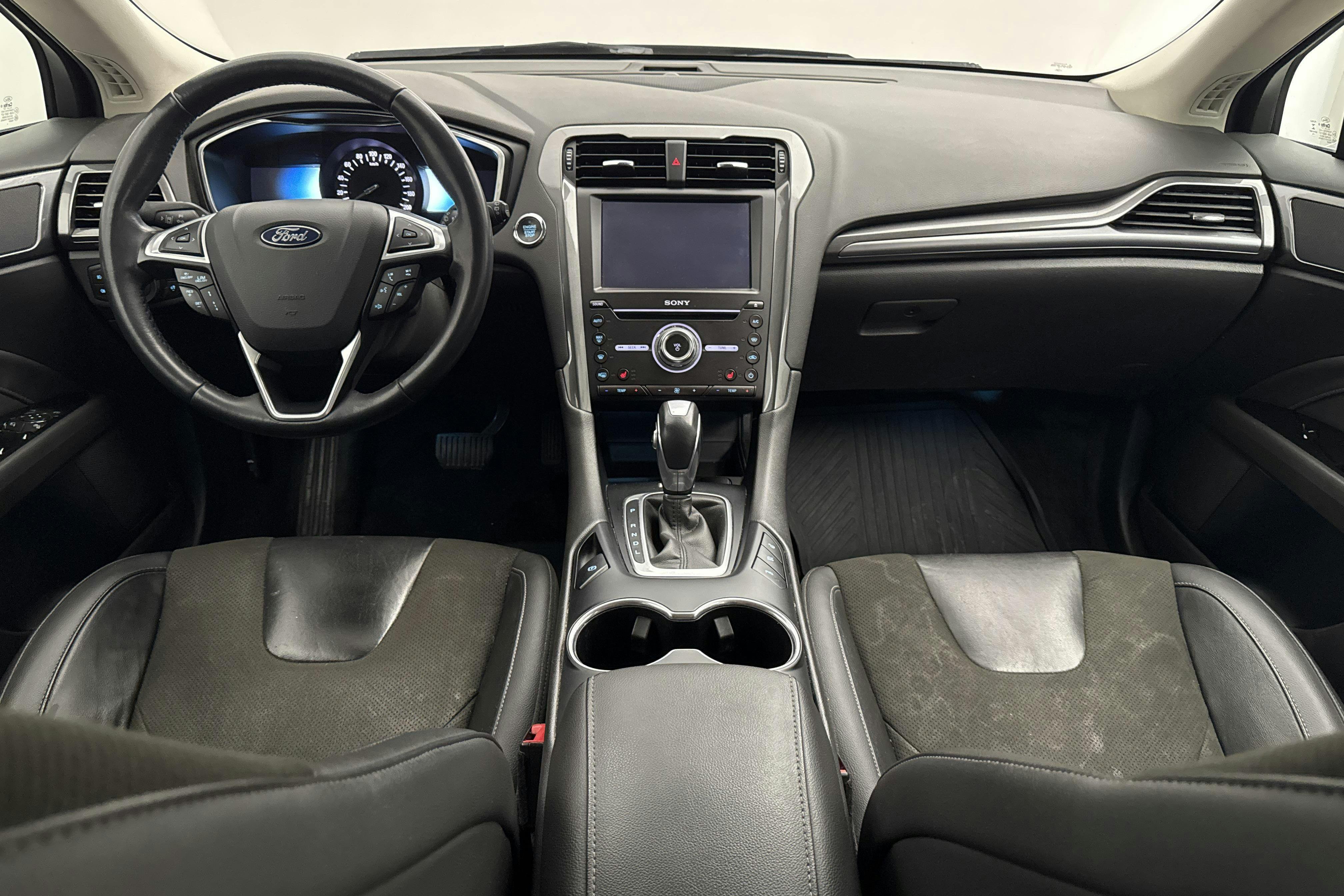 Vehicle Image 6