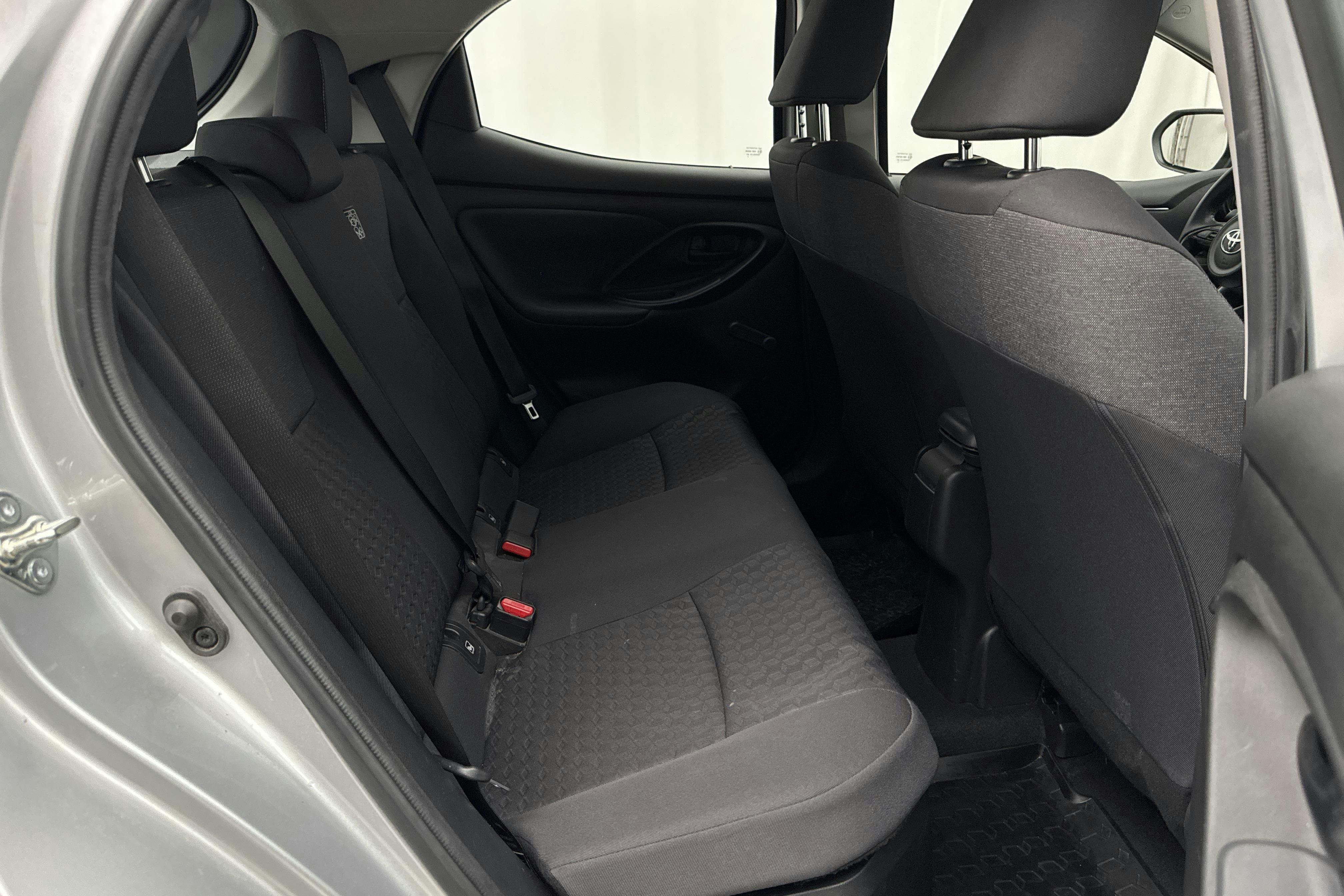 Vehicle Image 8