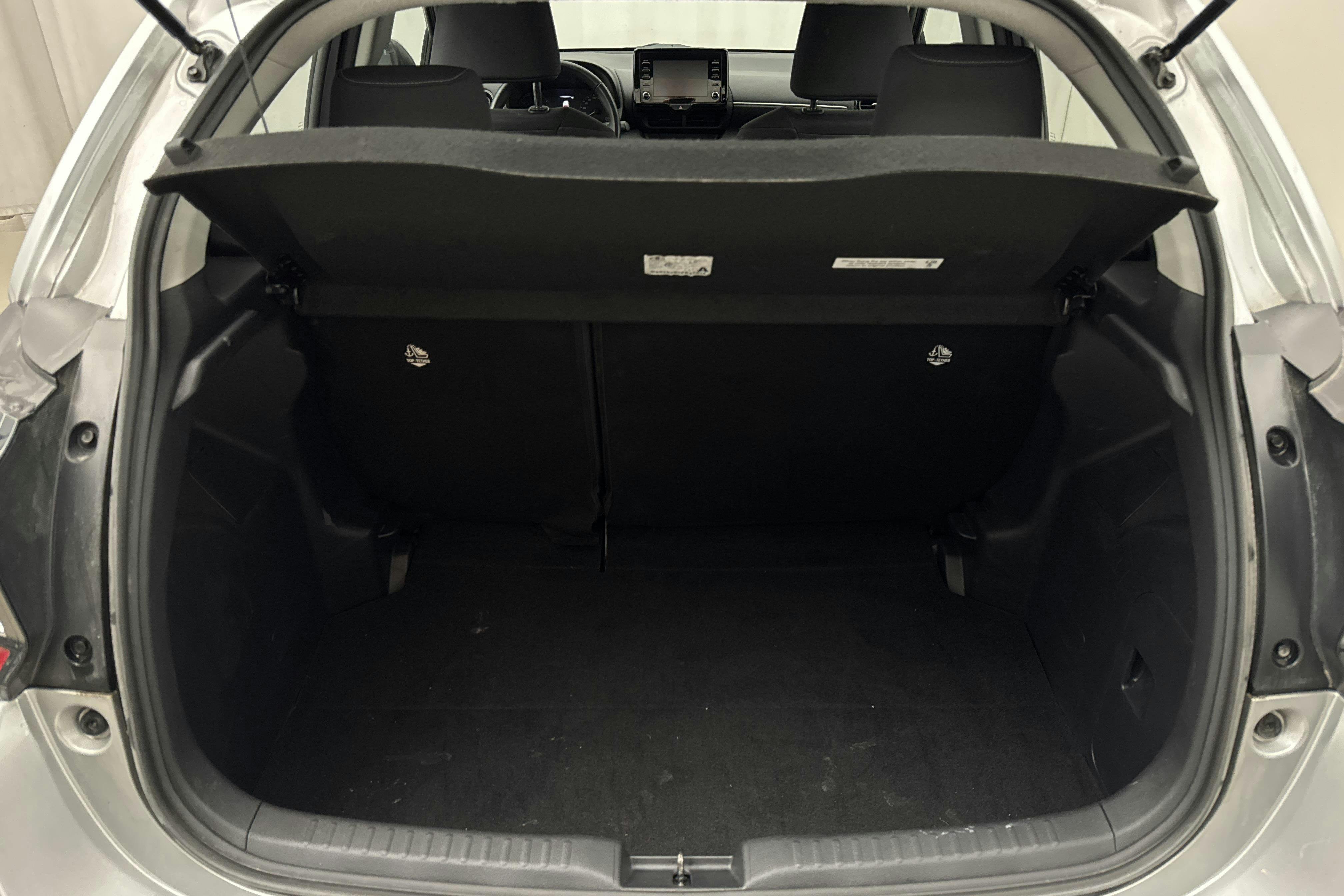 Vehicle Image 9