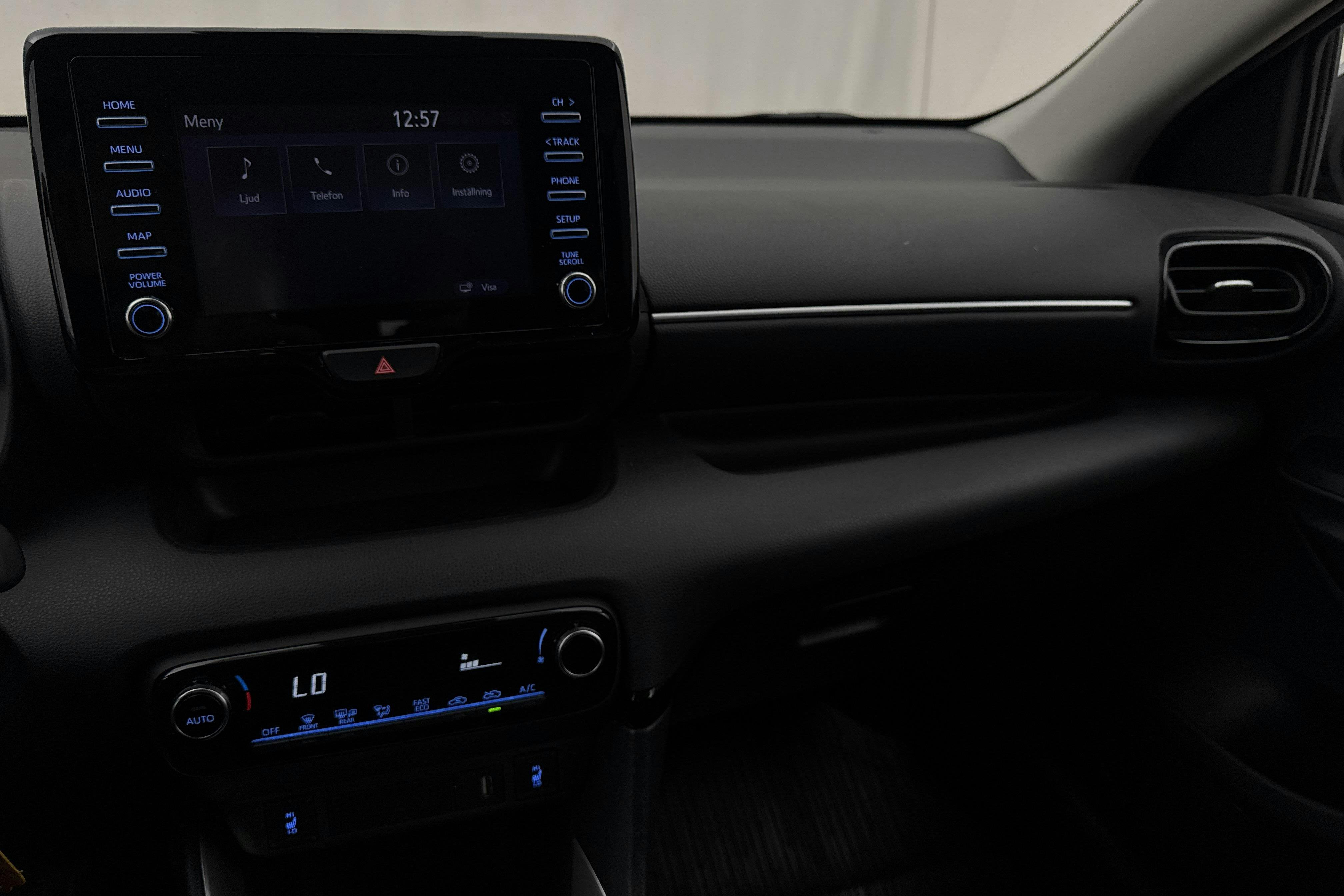 Vehicle Image 12