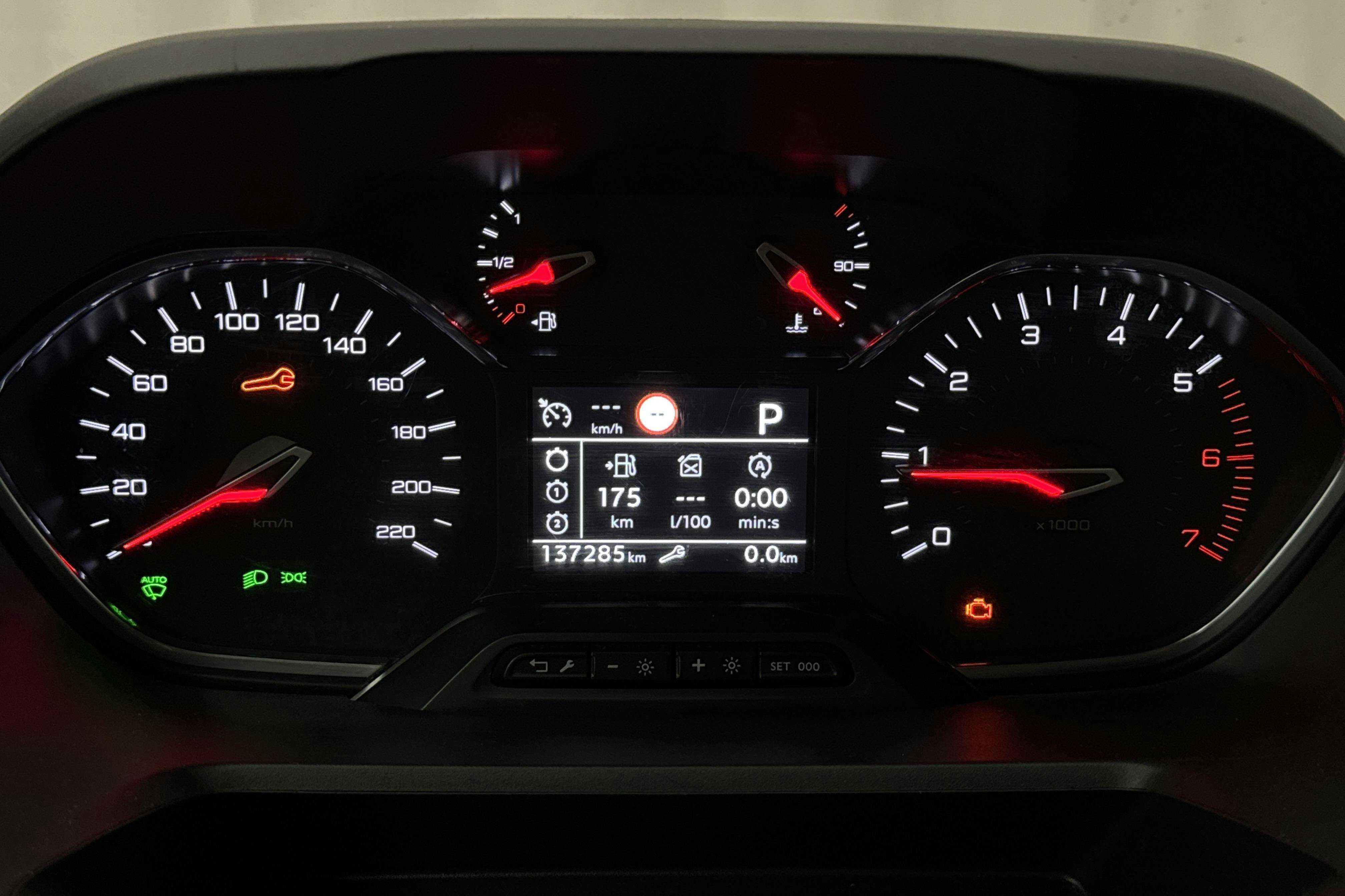 Vehicle Image 10
