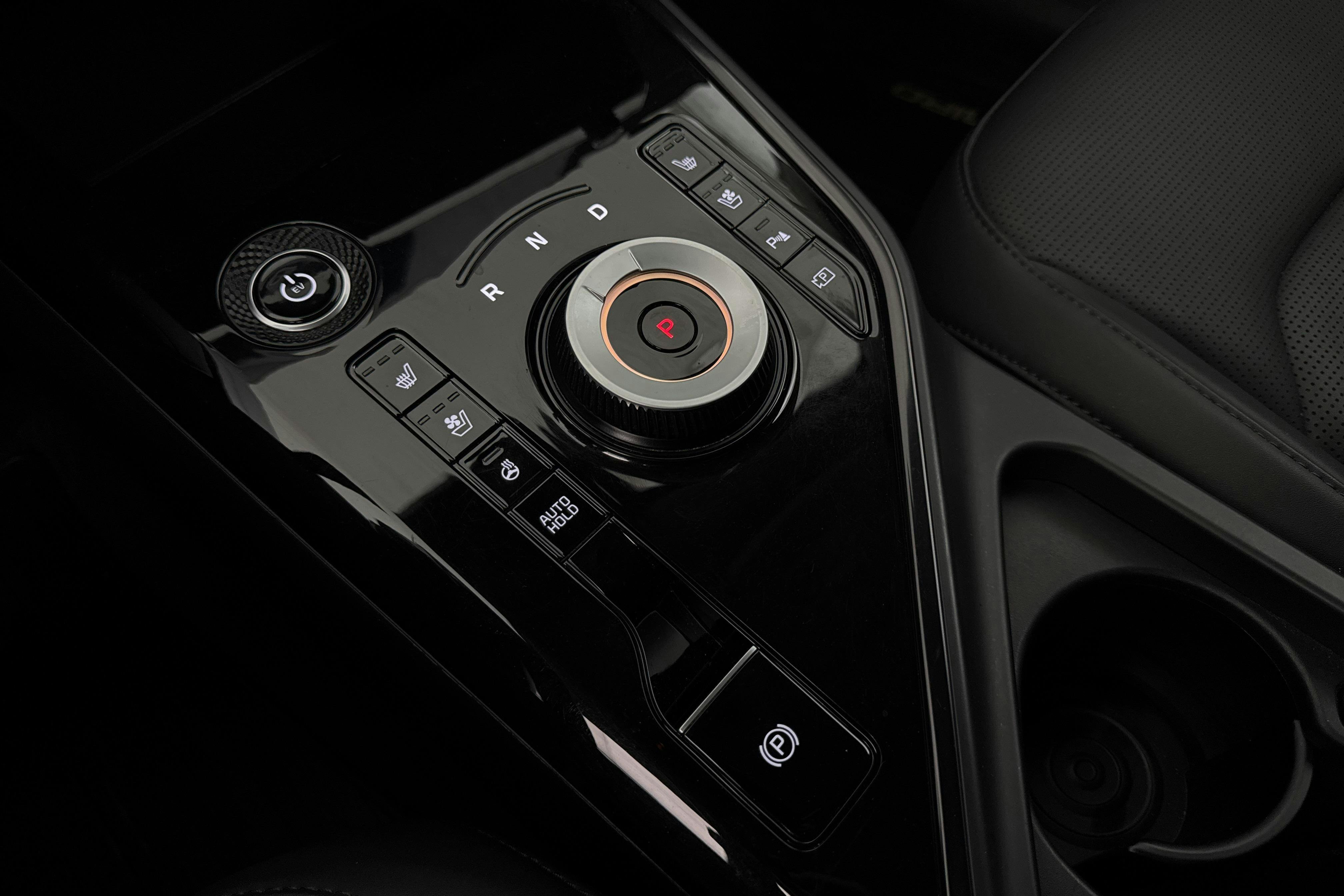Vehicle Image 13