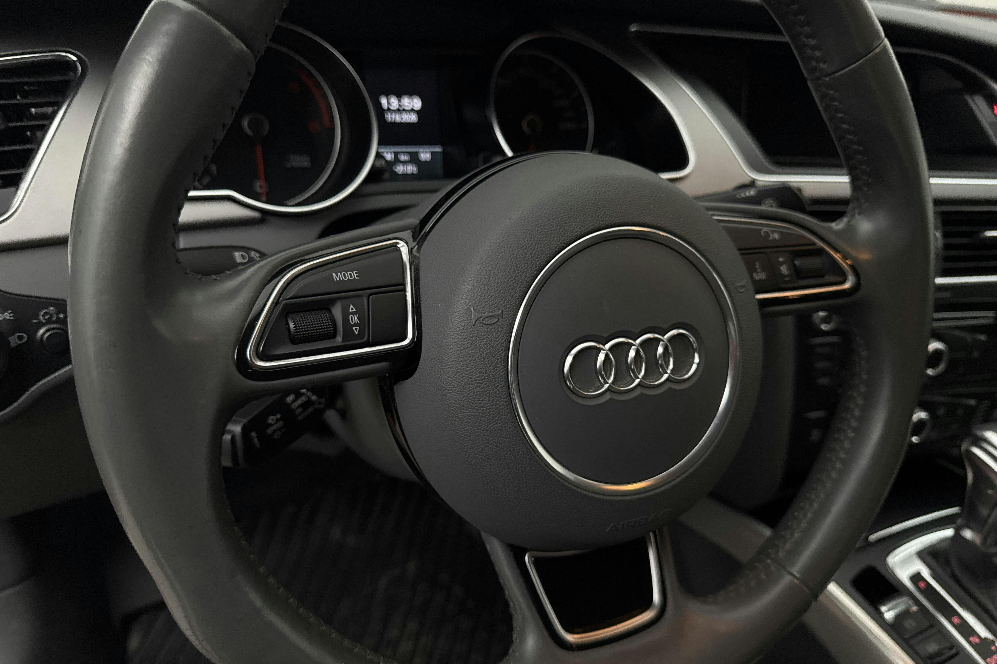 Vehicle Image 13