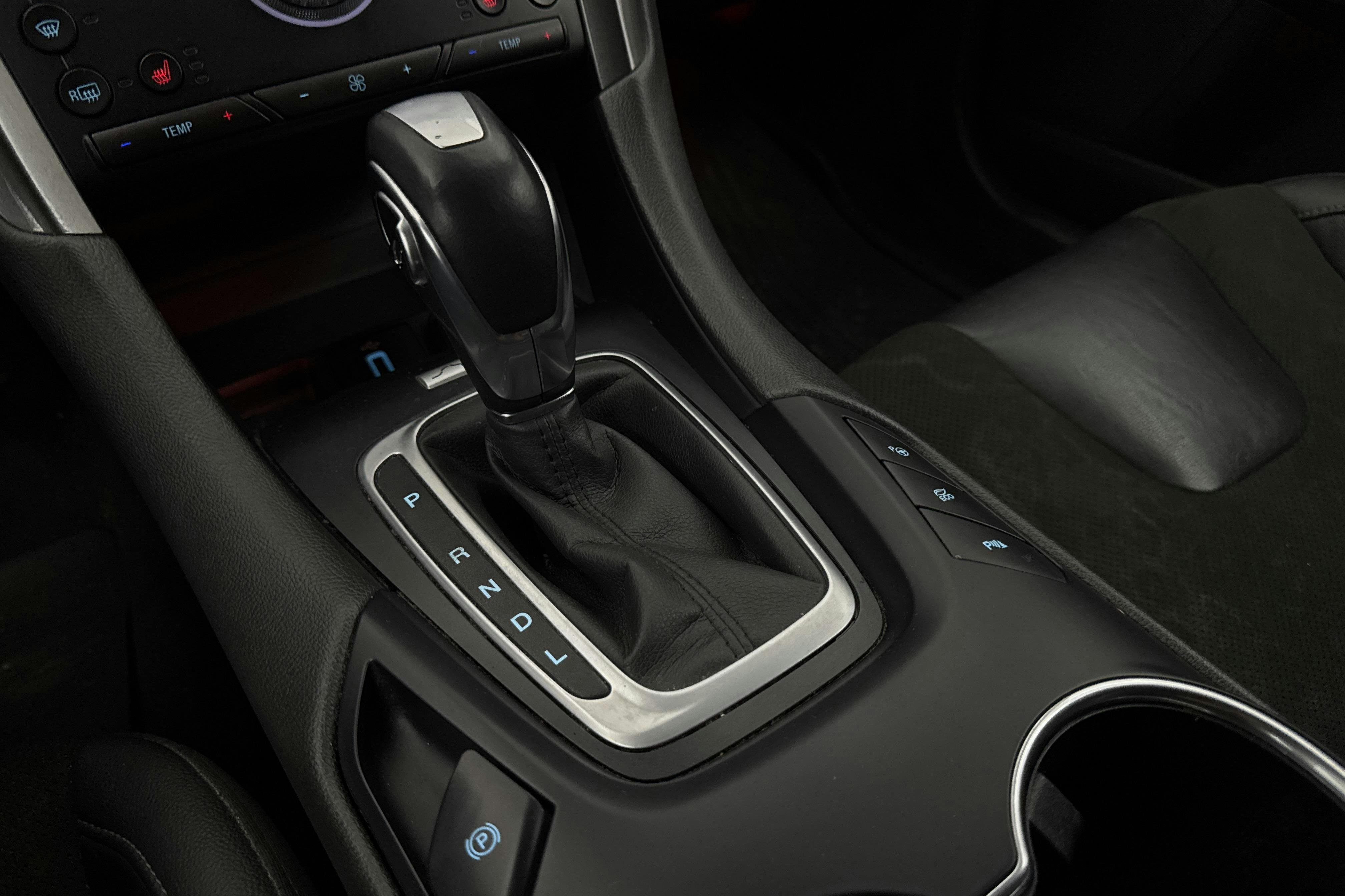 Vehicle Image 16