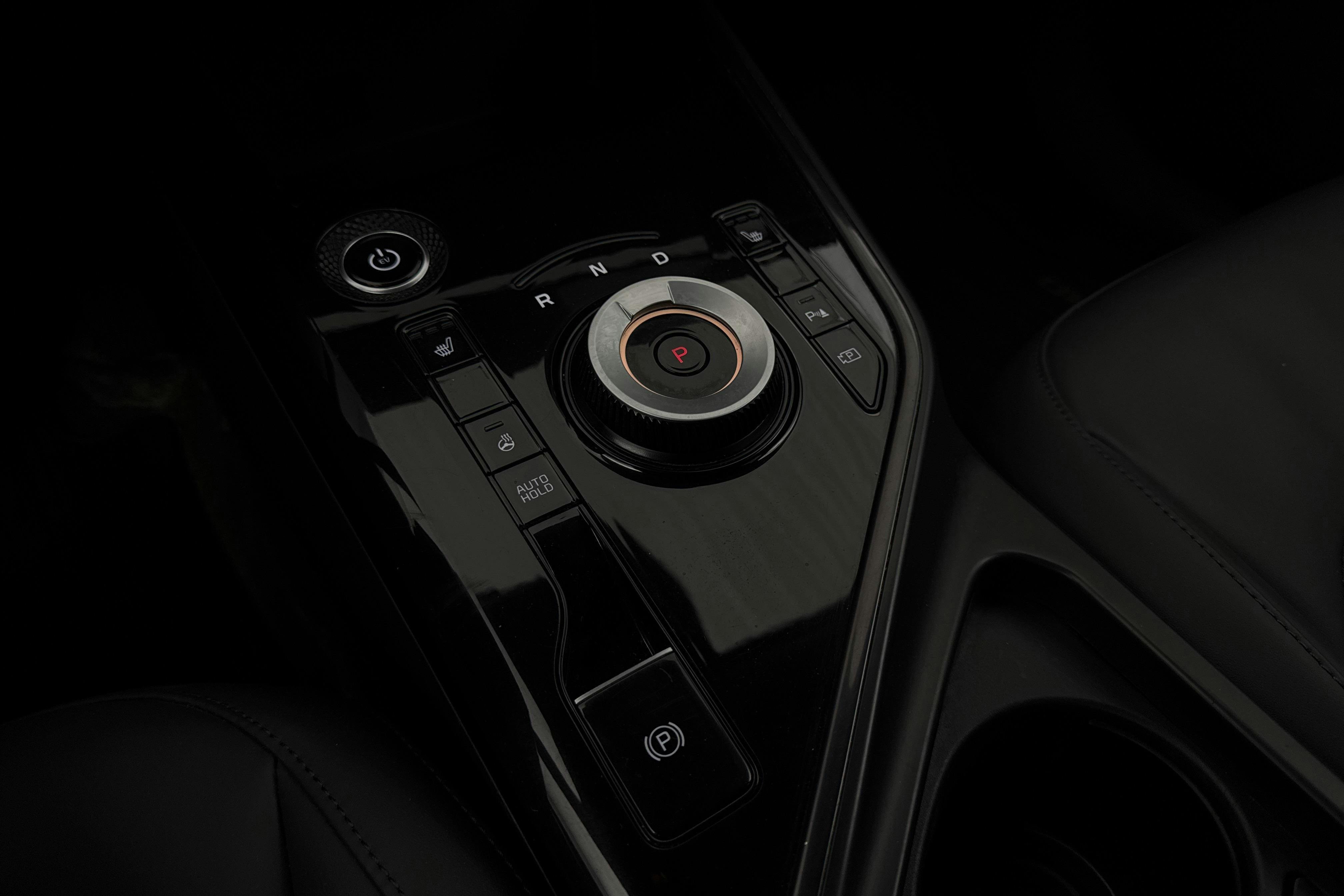 Vehicle Image 15