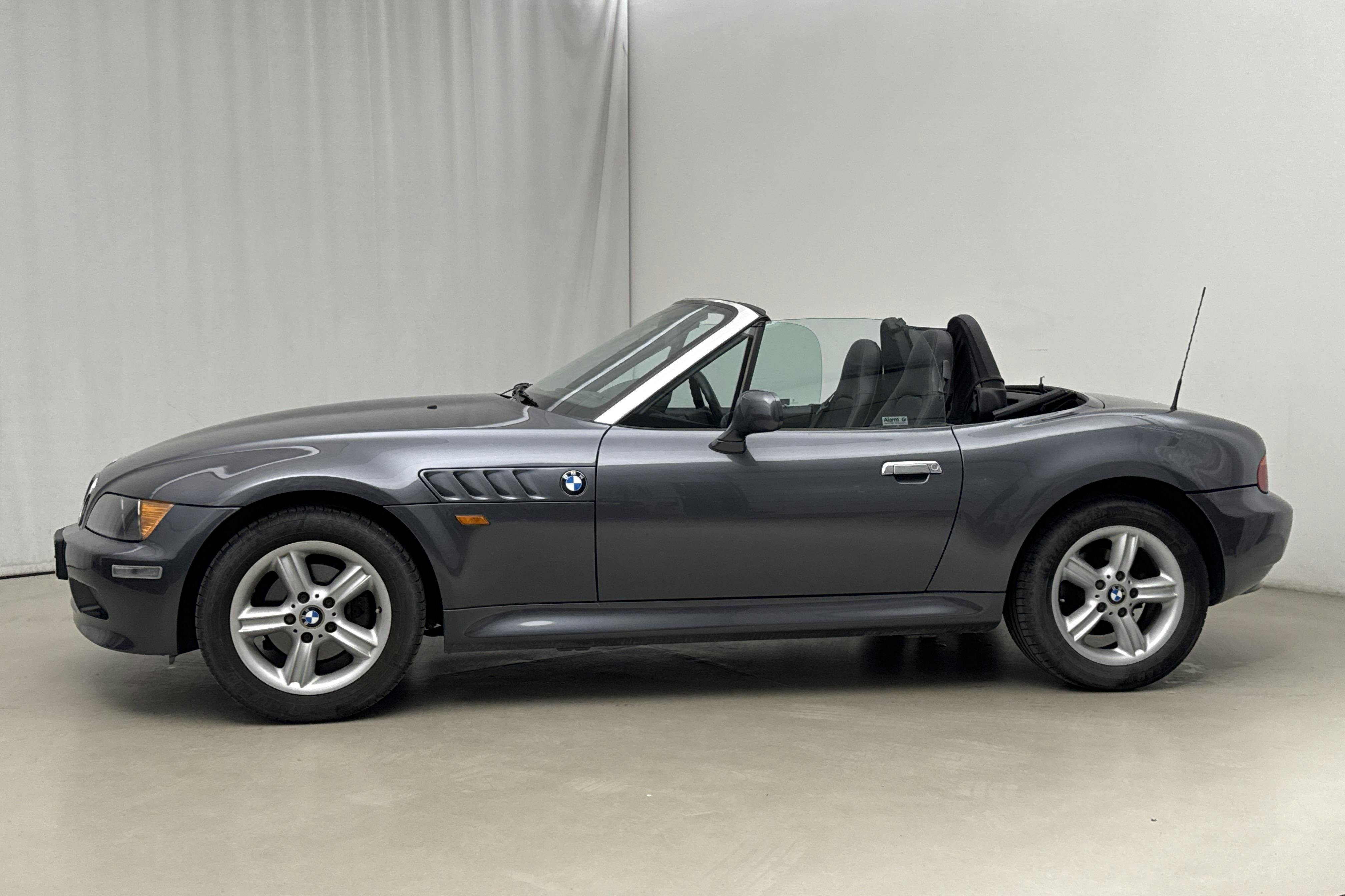 Vehicle Image 21