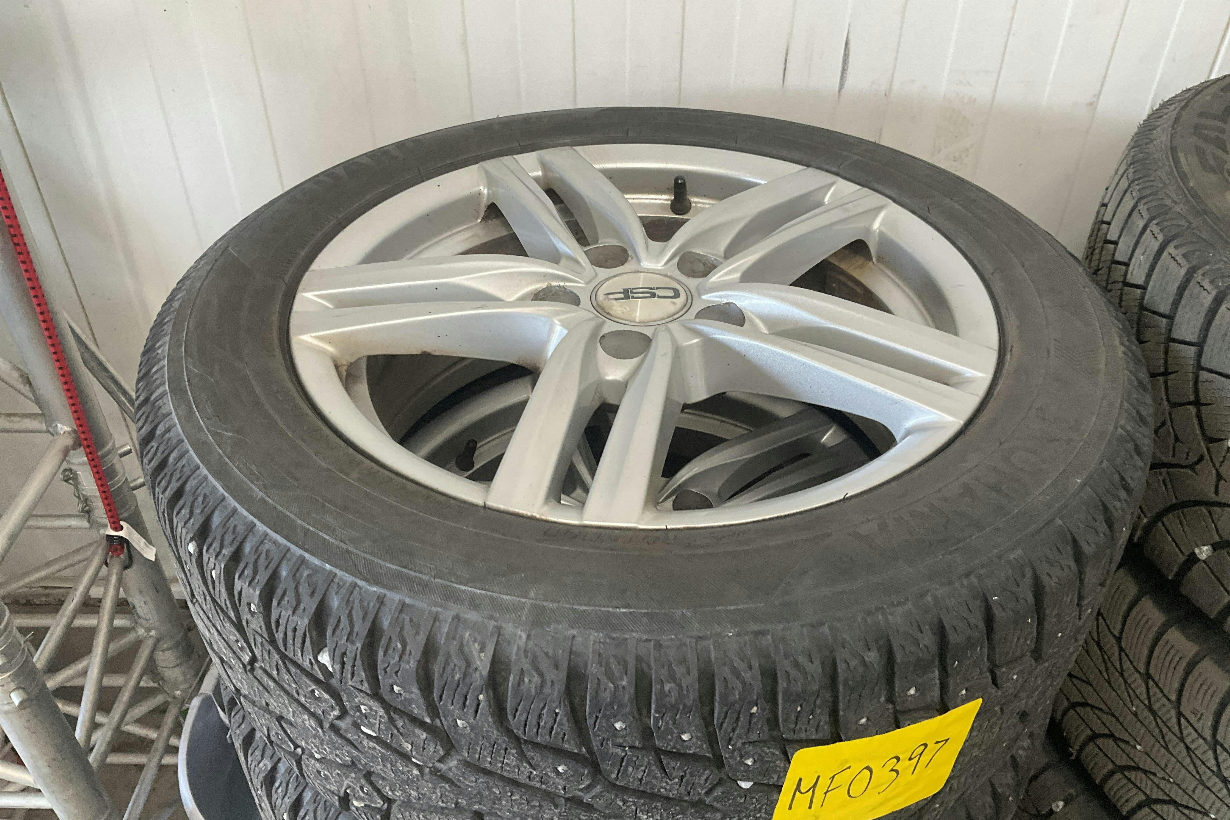 Vehicle Image 16
