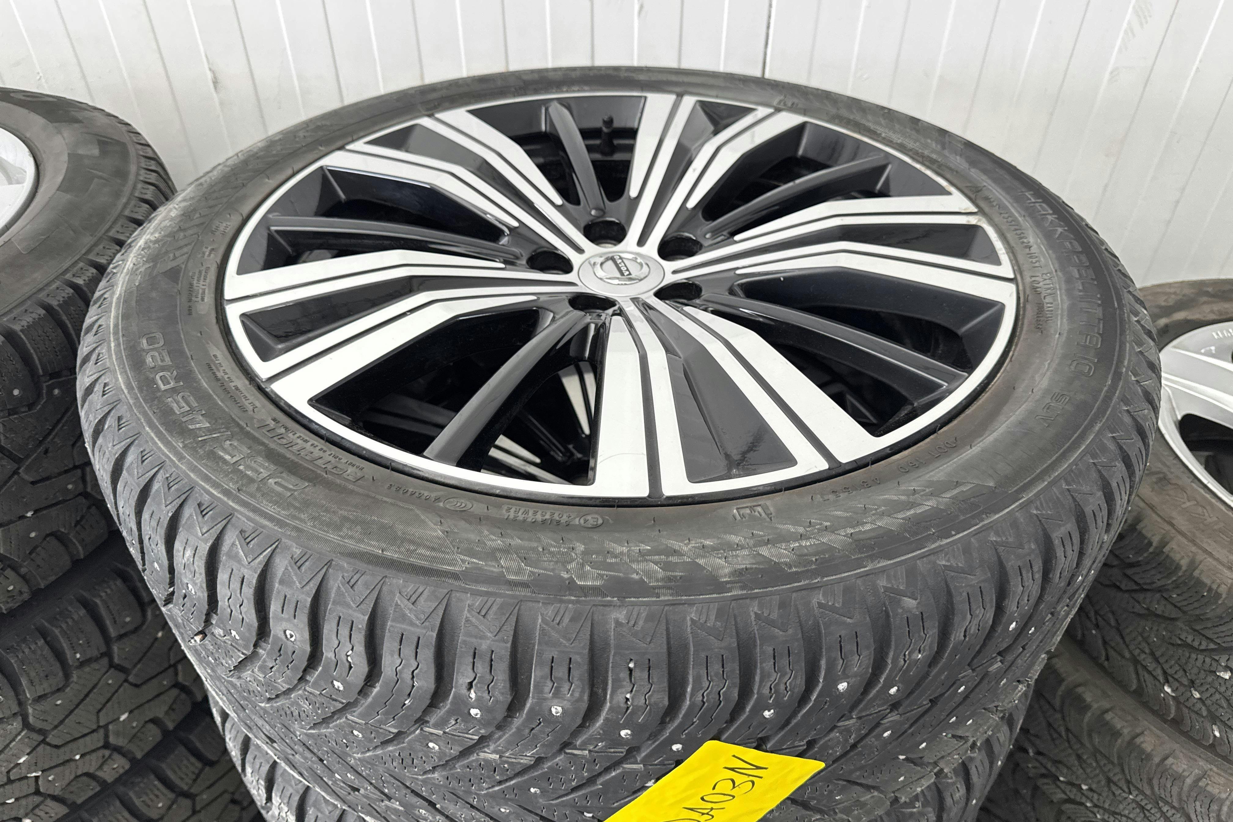 Vehicle Image 21