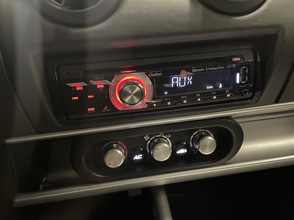 Vehicle Image 21