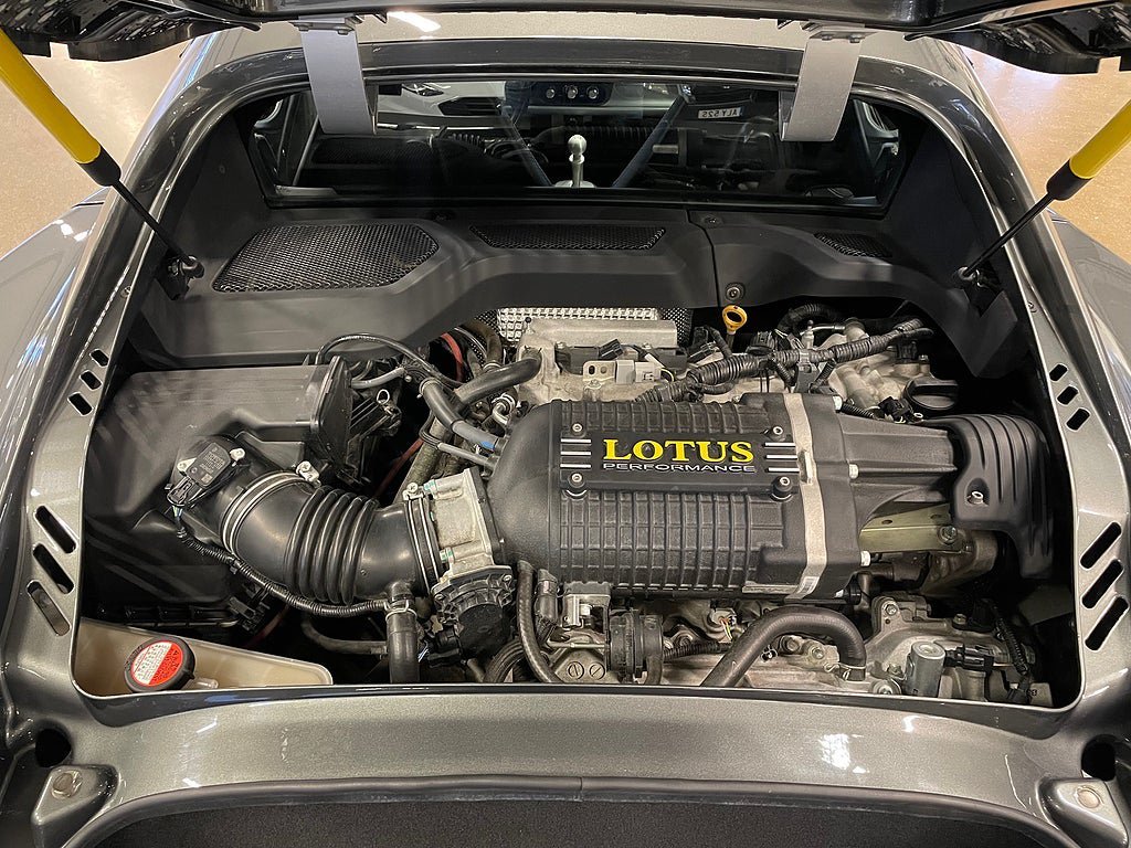 Vehicle Image 25