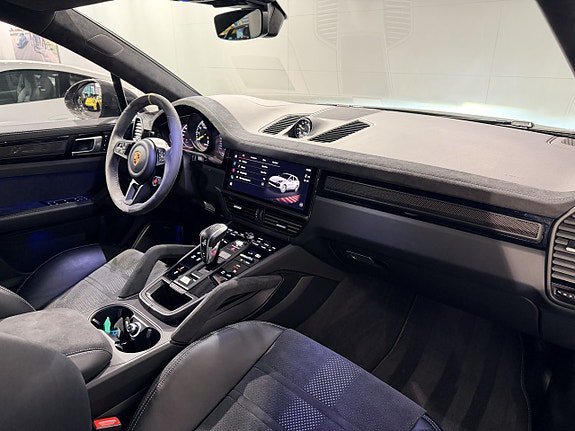 Vehicle Image 32