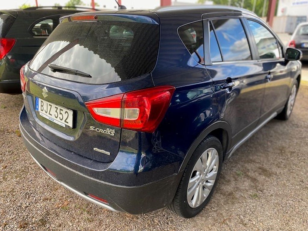 Vehicle Image 4