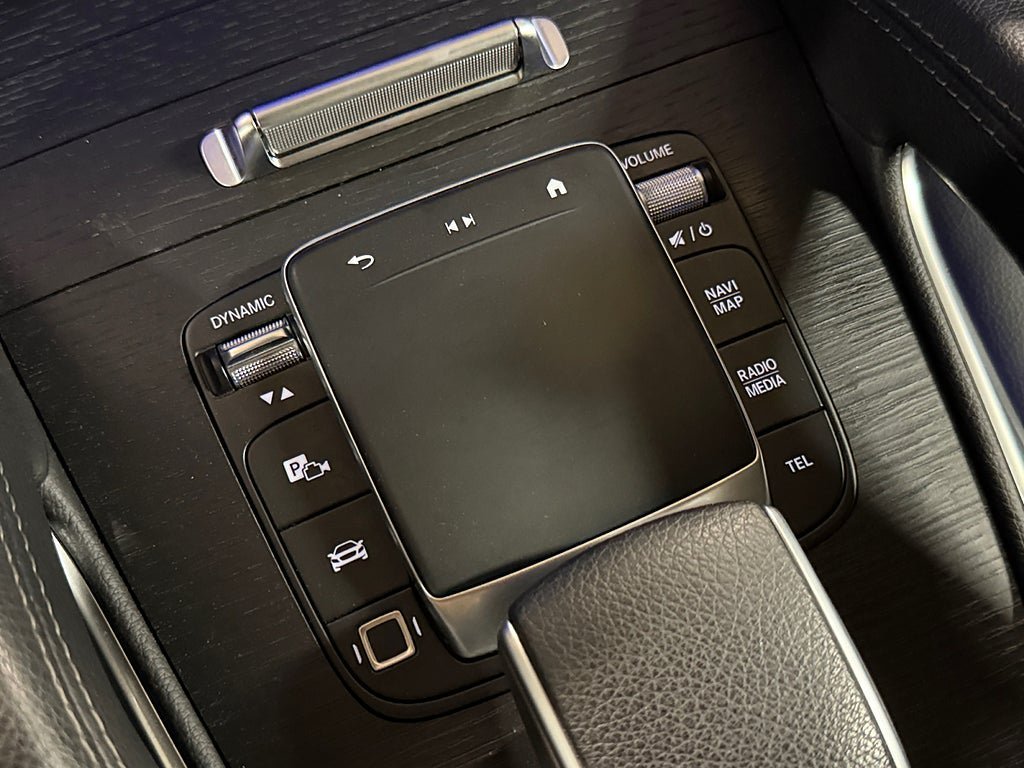 Vehicle Image 23