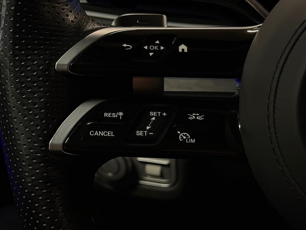 Vehicle Image 26