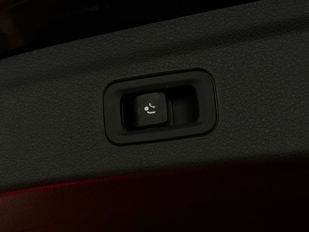 Vehicle Image 27