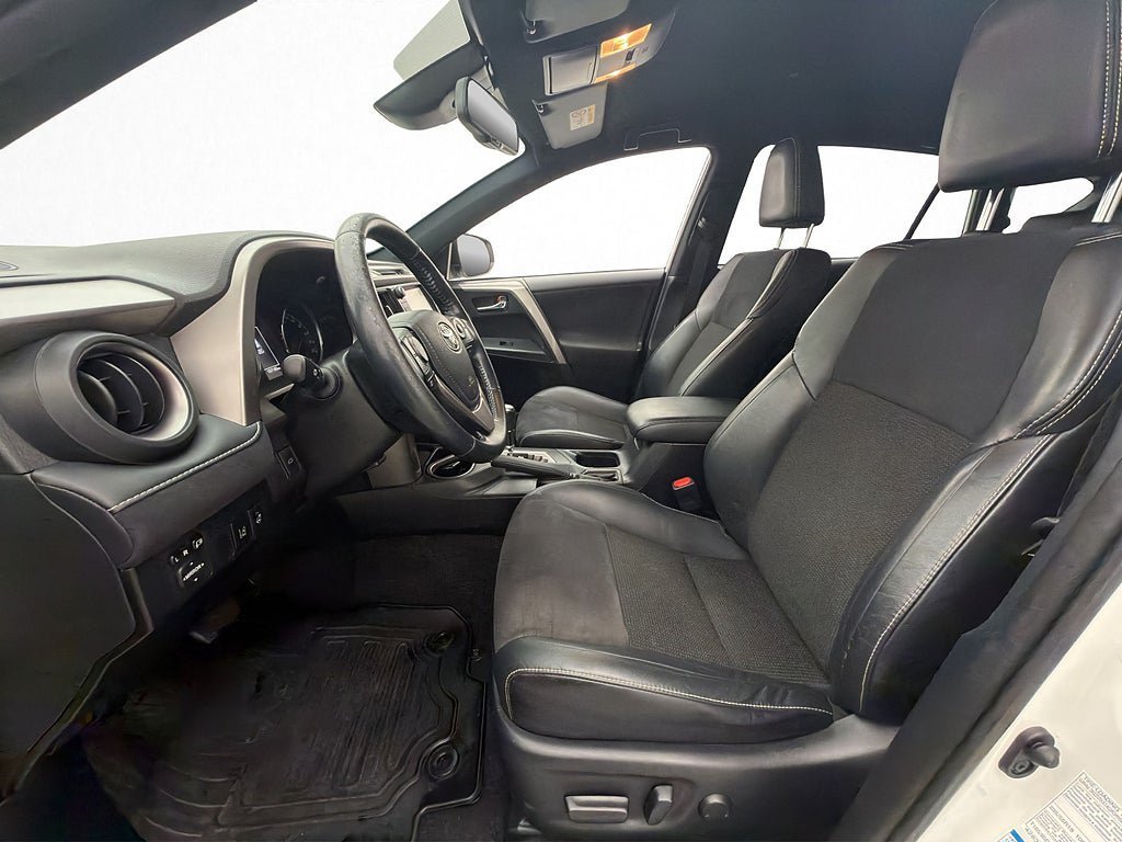 Vehicle Image 17