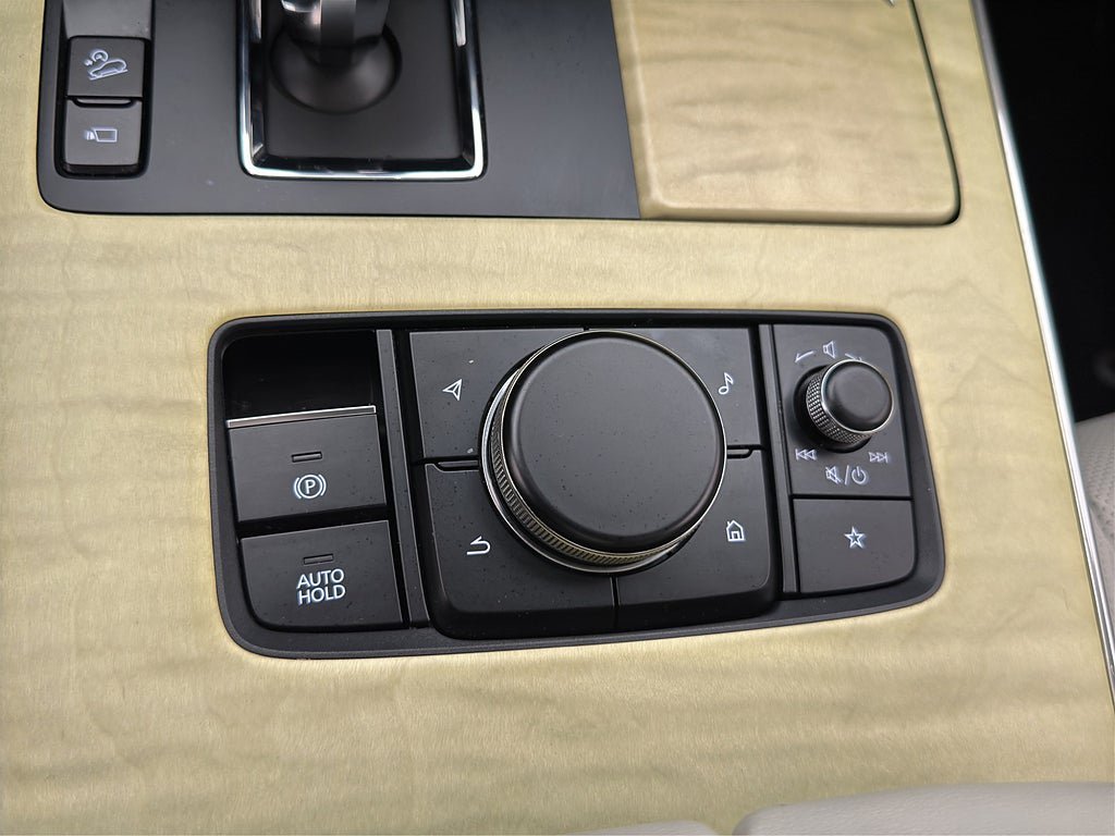 Vehicle Image 32