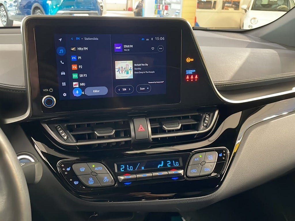 Vehicle Image 10