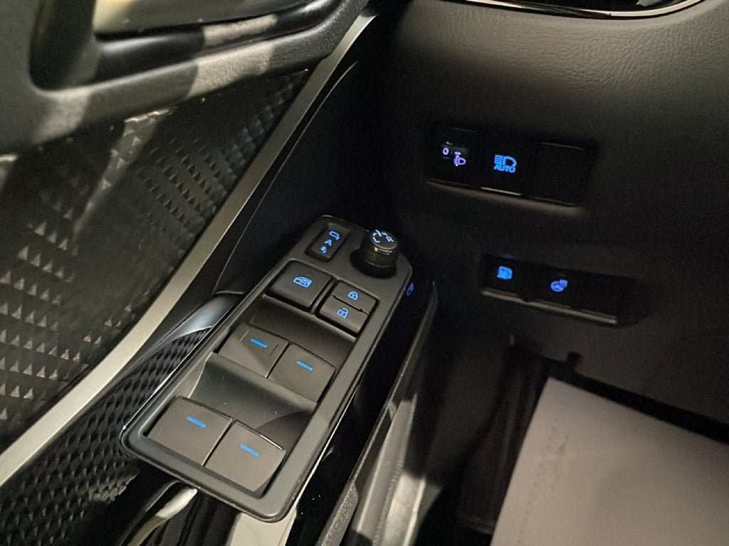 Vehicle Image 15