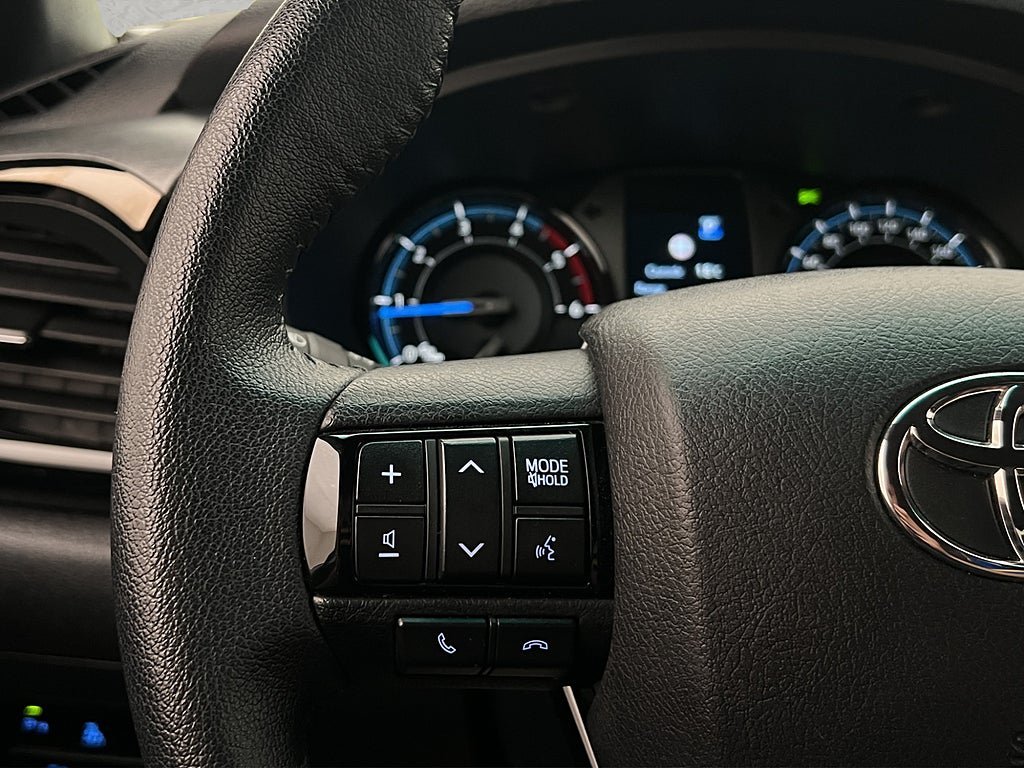 Vehicle Image 19