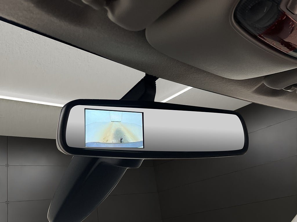 Vehicle Image 23