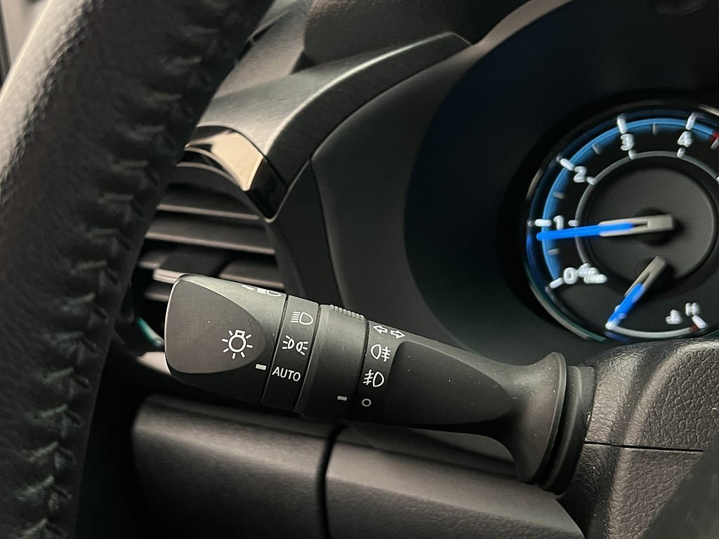 Vehicle Image 32
