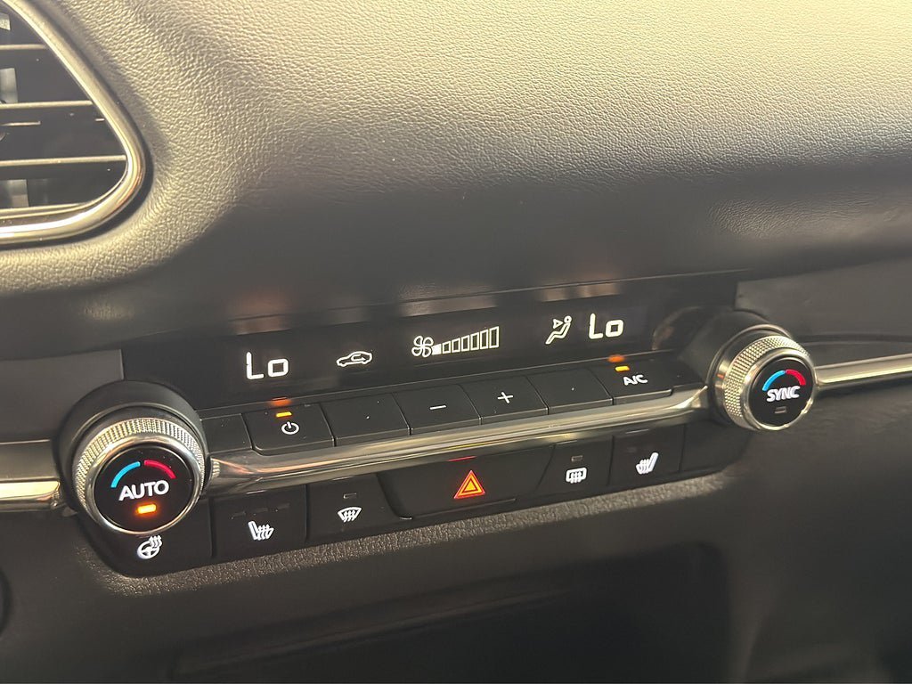 Vehicle Image 28